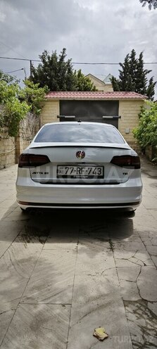 Volkswagen Jetta-6
