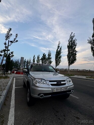 Chevrolet Niva-1