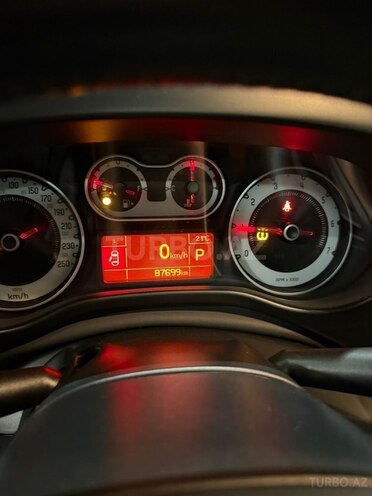 Fiat 500L-15