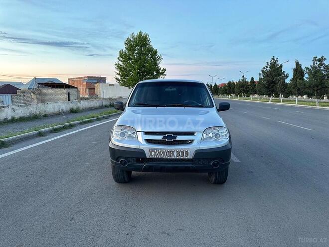 Chevrolet Niva-1