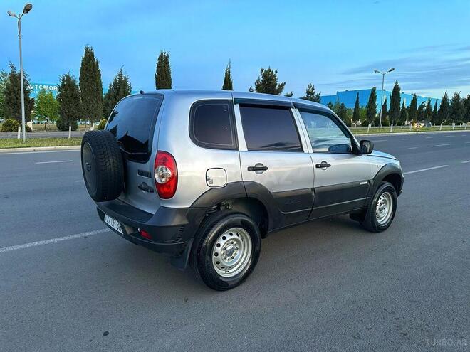 Chevrolet Niva-6