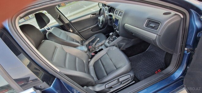 Volkswagen Jetta-11