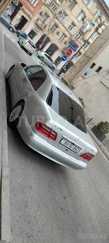 Mercedes E 270-6