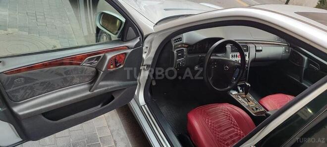 Mercedes E 270-3