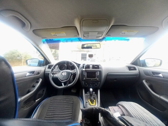 Volkswagen Jetta-2
