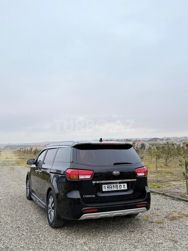 Kia Carnival-3