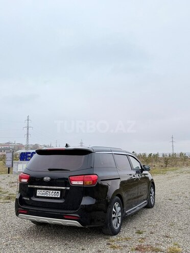 Kia Carnival-5