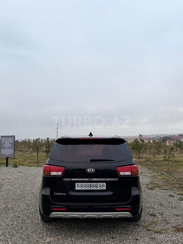 Kia Carnival-4