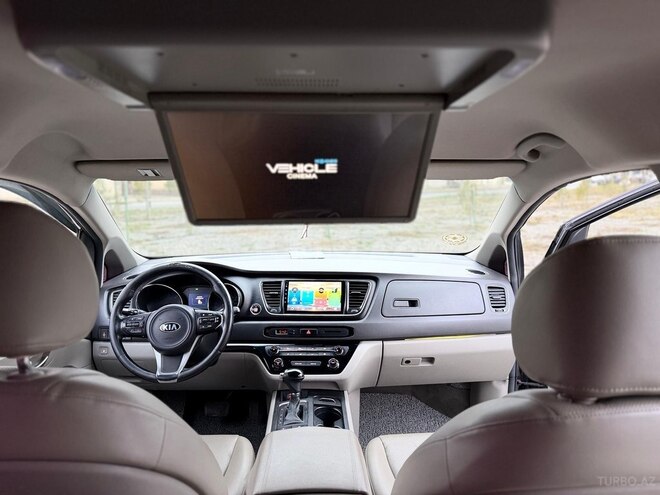 Kia Carnival-9