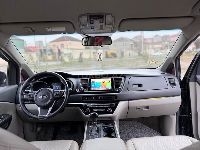 Kia Carnival-10