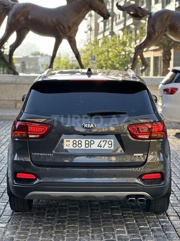 Kia Sorento-2