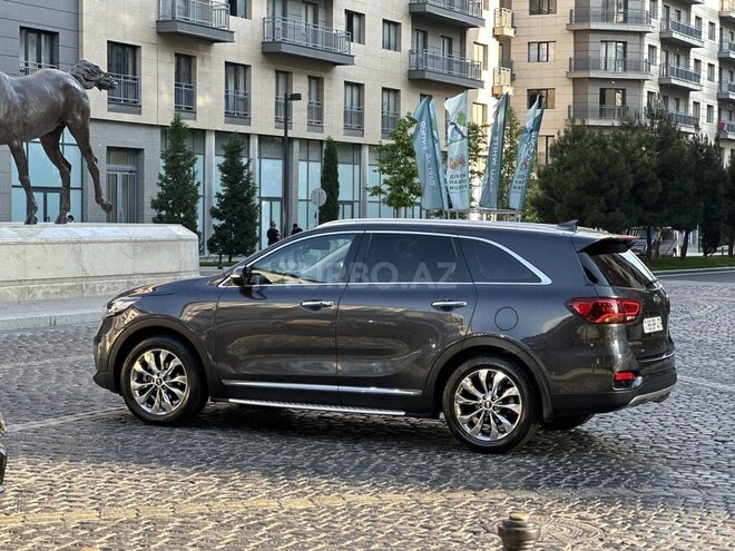 Kia Sorento-13