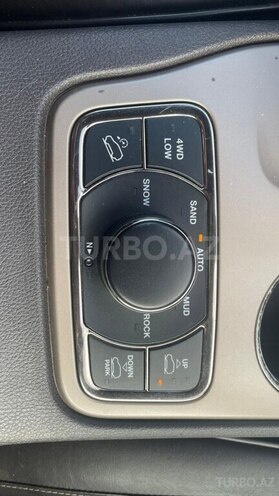 Jeep Grand Cherokee-10