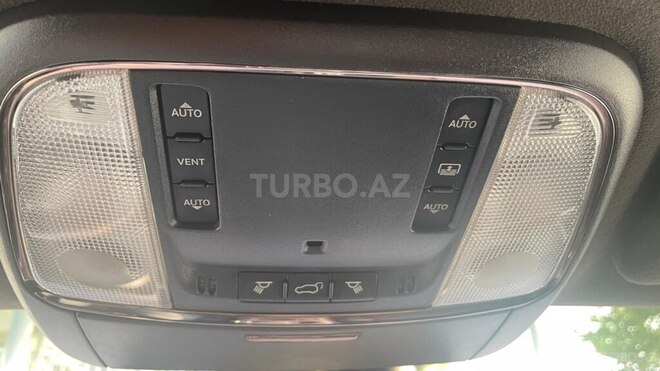 Jeep Grand Cherokee-13