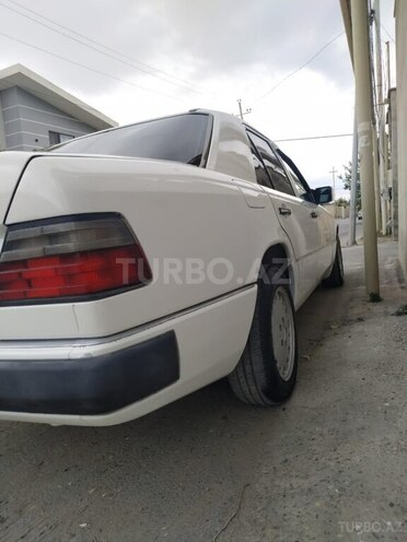 Mercedes  1992, 715,820 km - 2.0 l - Bakı
