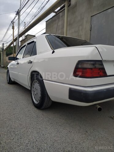 Mercedes  1992, 715,820 km - 2.0 l - Bakı