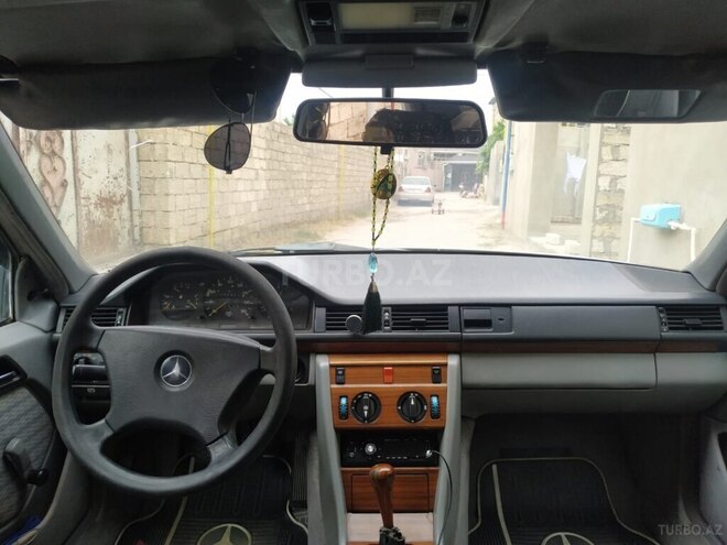Mercedes  1992, 715,820 km - 2.0 l - Bakı