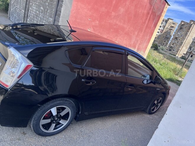 Toyota Prius-2