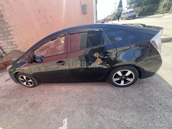 Toyota Prius-4