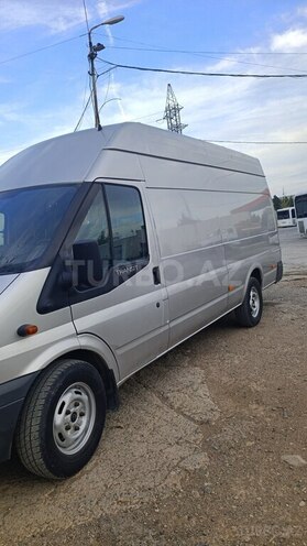 Ford Transit-4
