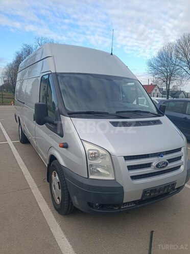Ford Transit-5