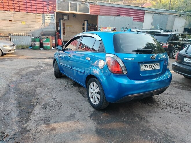 Kia Rio-5