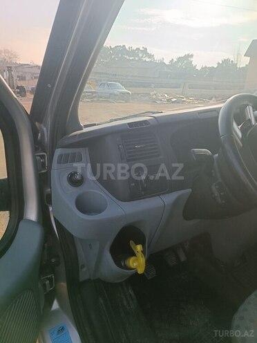 Ford Transit-7