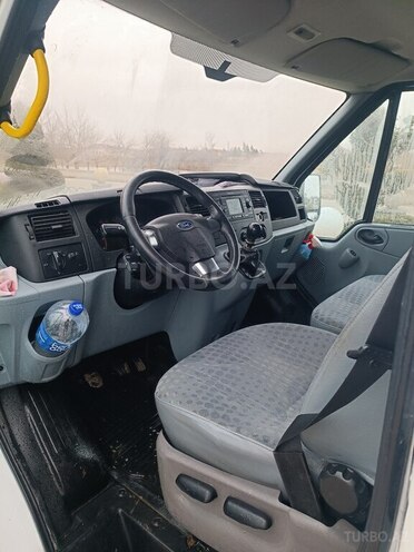 Ford Transit-3
