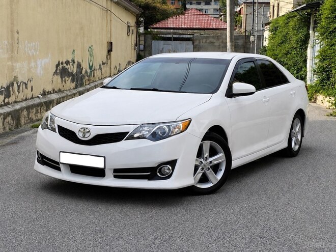 Toyota Camry-1