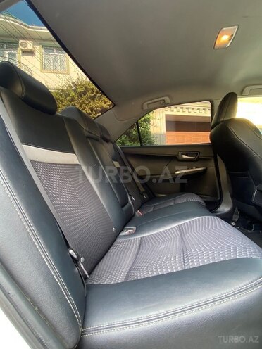 Toyota Camry-13