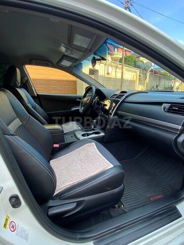 Toyota Camry-7