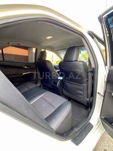 Toyota Camry-11