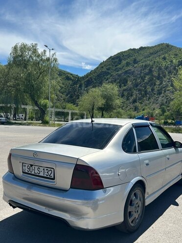 Opel Vectra-4
