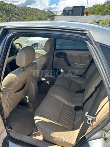 Opel Vectra-10