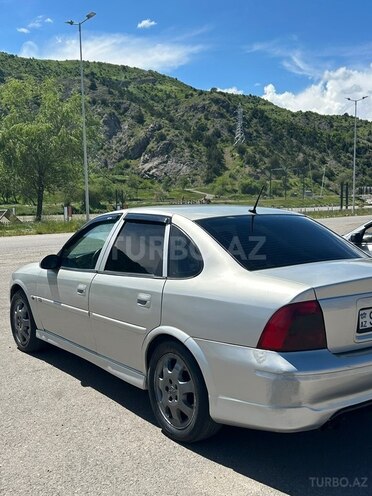 Opel Vectra-3