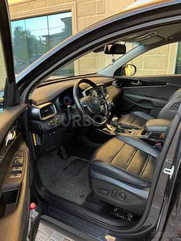 Kia Sorento-8
