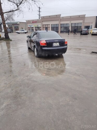 Audi A4-4