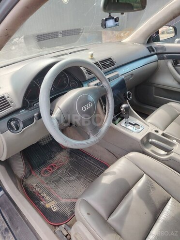 Audi A4-8