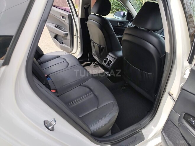 Kia K5-16
