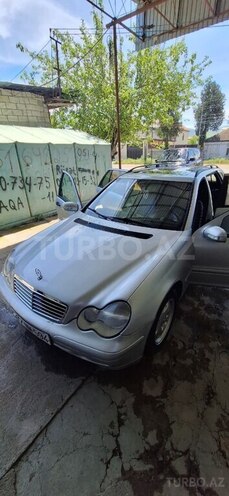 Mercedes C 200-1