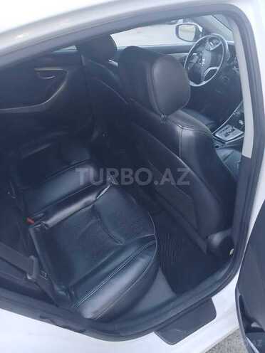 Hyundai Elantra-7