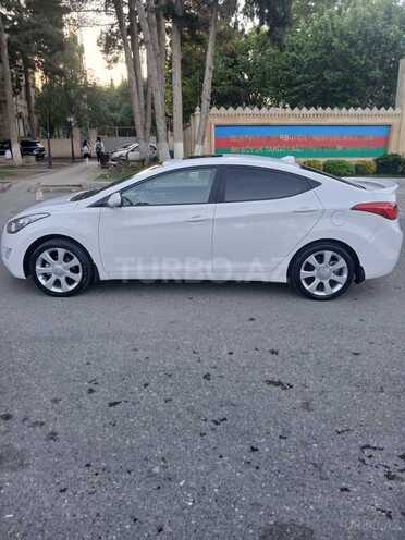 Hyundai Elantra-3
