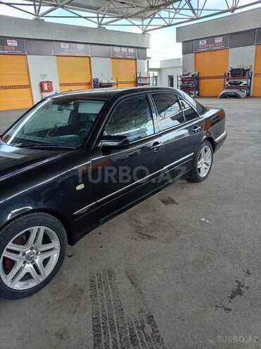 Mercedes E 240-3