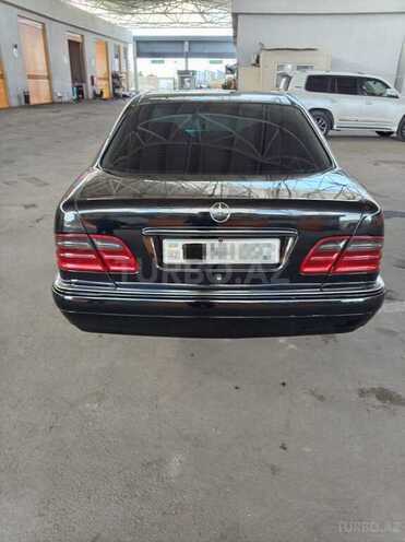 Mercedes E 240-2