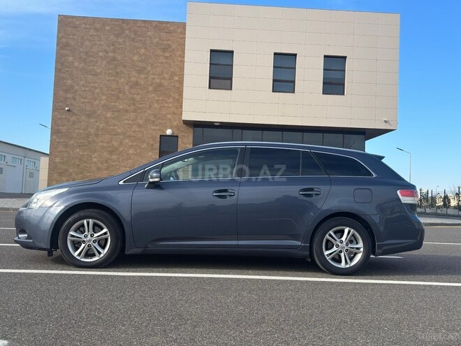 Toyota Avensis-7