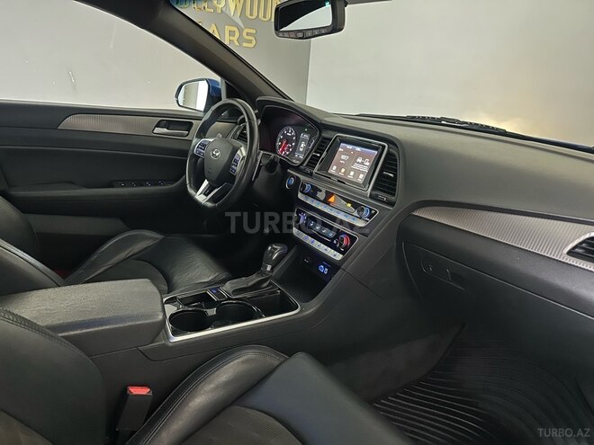 Hyundai Sonata-14