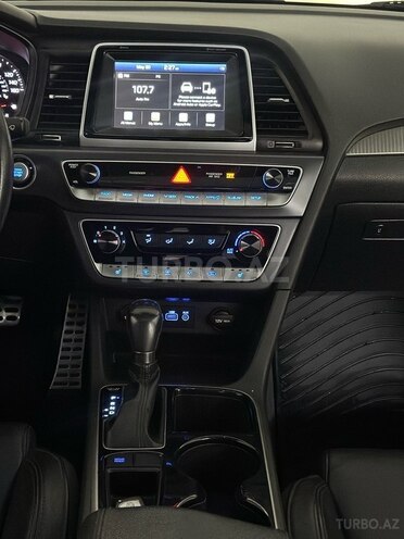 Hyundai Sonata-15