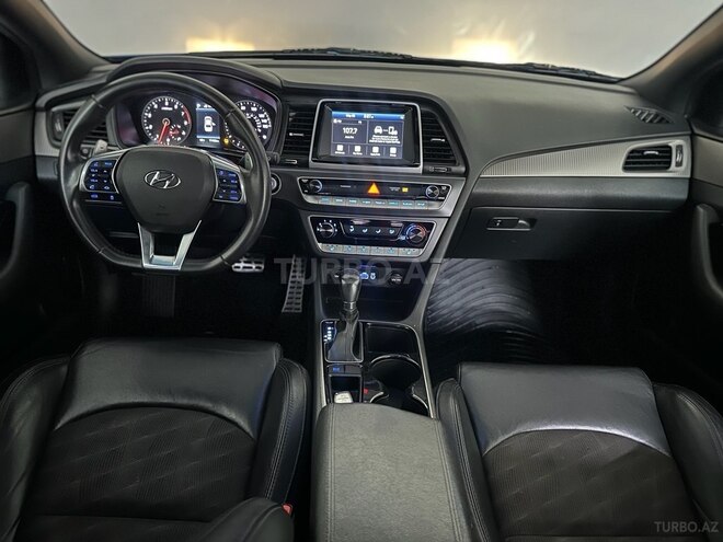 Hyundai Sonata-11