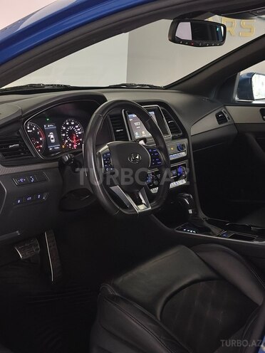 Hyundai Sonata-31