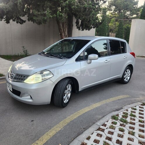 Nissan Tiida-1